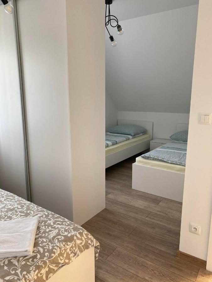 Dom Na Borowkowym Wzgorzu Daire Palesnica Dış mekan fotoğraf